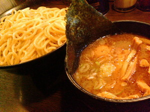 最近普通のラーメン食ってないな。 最近普通のラーメン食ってないな。