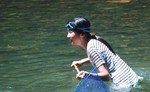 成瀬川に遊ぶ。2000年8月撮影 成瀬川に遊ぶ。2000年8月撮影