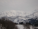 左:火打山、右:焼山。焼山温泉で撮影 左:火打山、右:焼山。焼山温泉で撮影