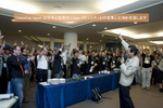 LinuxConで世界とつながる LinuxConで世界とつながる