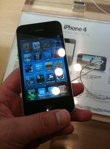 iPhone 4を触った iPhone 4を触った