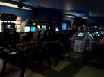 ベトナムのゲーセン…すごく暗い ベトナムのゲーセン…すごく暗い