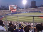 満員の横浜スタジアム 満員の横浜スタジアム