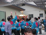 お神輿が来た! お神輿が来た!