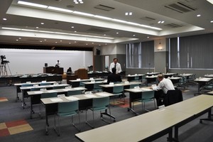 仮設議場 仮設議場