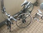 電動自転車組み立て中 電動自転車組み立て中