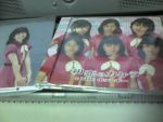新曲CDとロビン写真 新曲CDとロビン写真