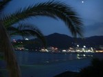 熱海湾を望む