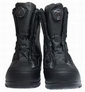 安全靴(メーカーのCM画像から) 安全靴(メーカーのCM画像から)