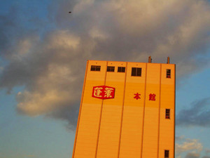 夕日に映える蓬莱本館 夕日に映える蓬莱本館