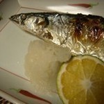 さんまの塩焼きに大根おろし