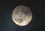 昨夜、雲を透かして見えた「満月」。(2 昨夜、雲を透かして見えた「満月」。(2