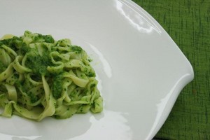 小松菜の伊田麦うどん 小松菜の伊田麦うどん